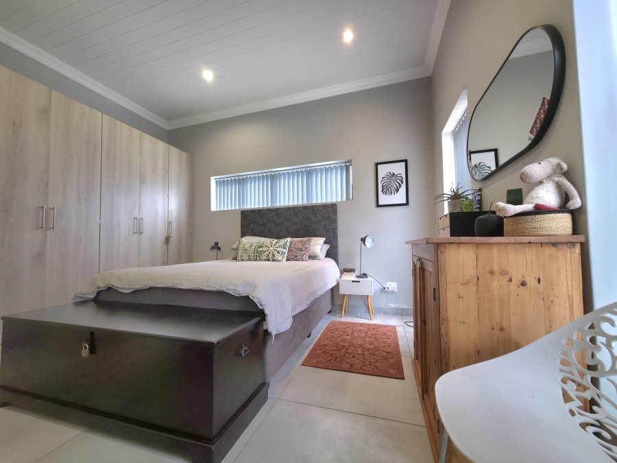 3 Bedroom Property for Sale in Outeniquasbosch Western Cape